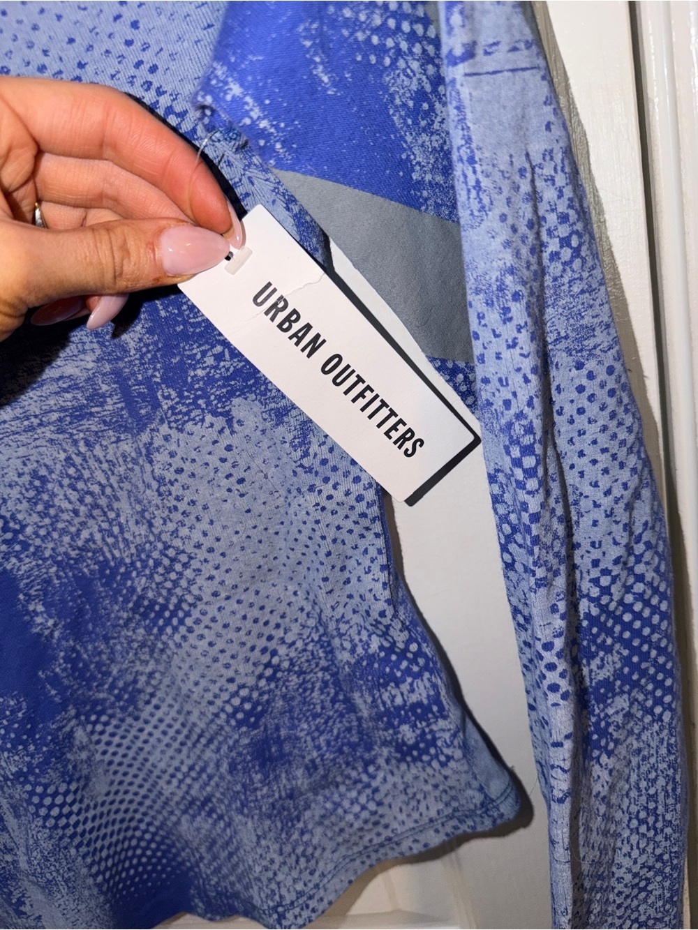 silence + noise Blue Graphic Long Sleeve Top- NWT - Picture 4 of 6